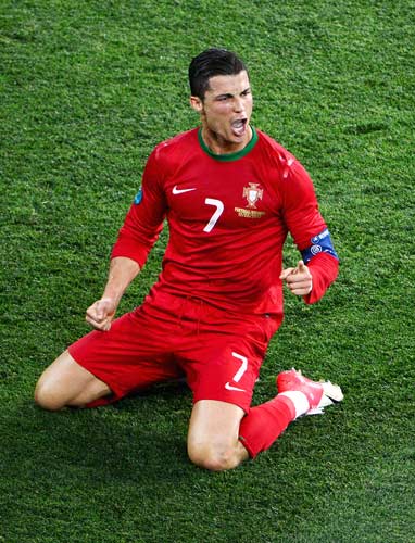 意甲半场：伊尔迪兹双响，埃斯波西托破门，尤文2-1卡利亚里