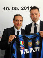 RMC：巴黎的大巴车比赛当晚在毕尔巴鄂市中心遭到石块袭击（RMC称：比赛当晚，巴黎队大巴在毕尔巴鄂市中心遭投石袭击）