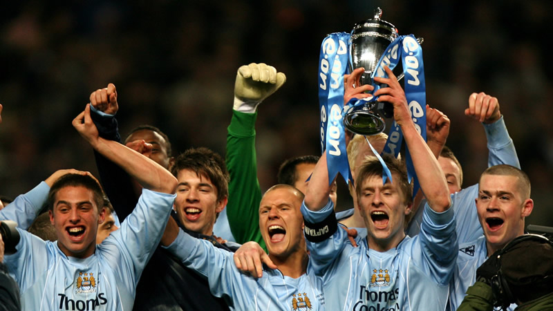 苏州队主帅李玮锋回应没收队员薯片：想走职业就要像职业看齐（苏州队主帅李玮锋谈没收薯片：想走职业路就得按职业标准要求自己）