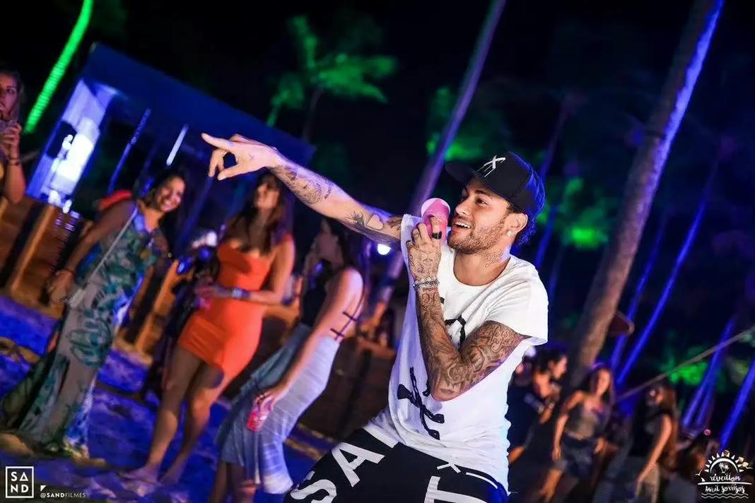 德转本期国家队身价榜：英格兰、法国、西班牙前3，阿根廷第9（德转最新国家队身价榜：英格兰、法国、西班牙包揽前三，阿根廷位列第9）