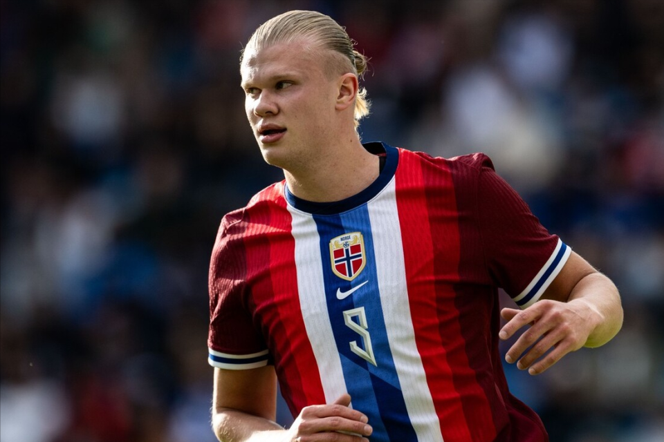 7胜破咒！肘伤缠身的郑钦文为何能硬刚TOP10？（肘伤未愈，郑钦文何以斩获七胜打破TOP10魔咒？）