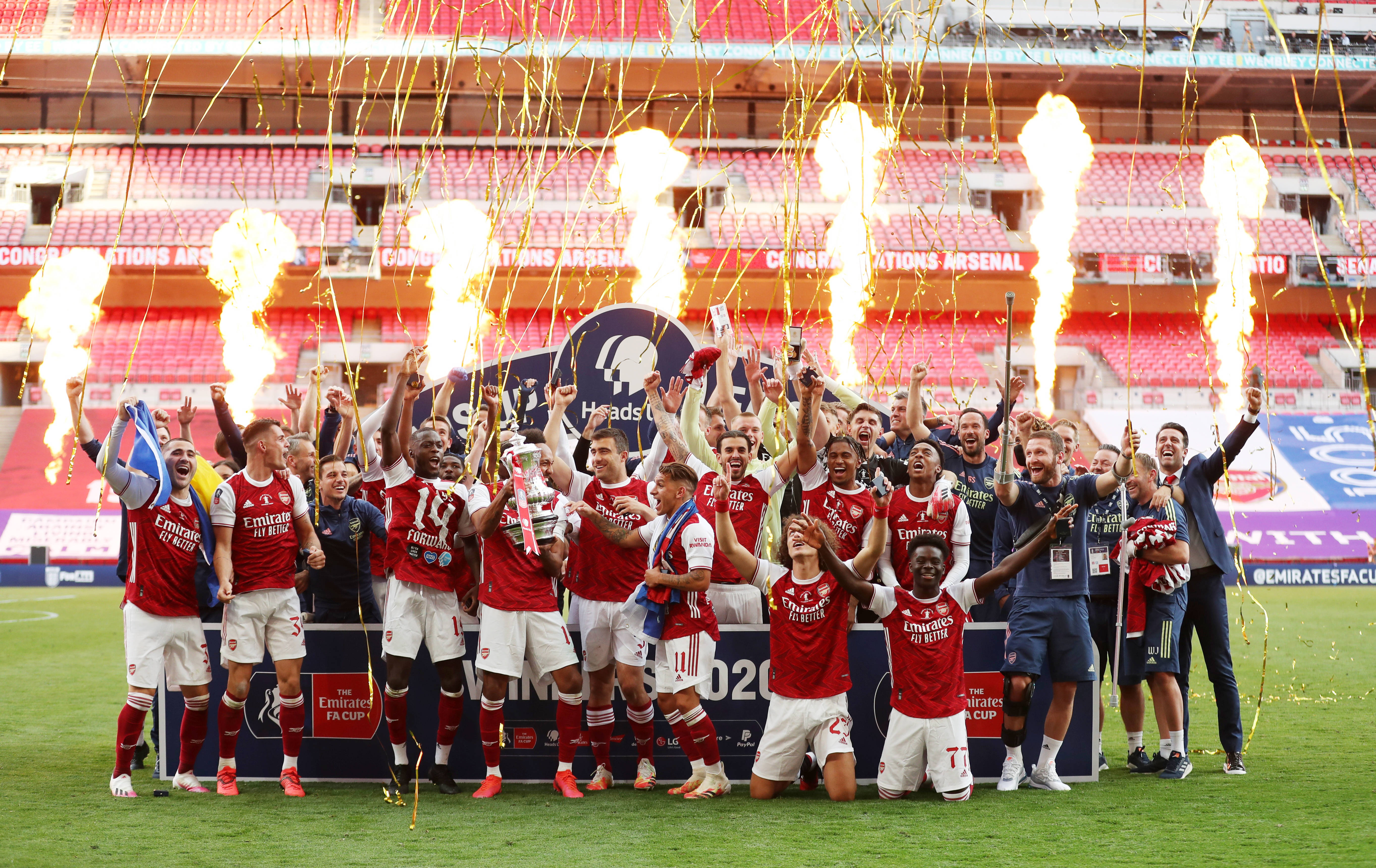 率重庆铜梁龙冲超，张外龙有望带领第5支球队征战中超（张外龙率重庆铜梁龙冲超，有望执教第5支中超球队）