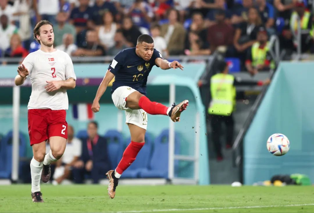 中足联俱乐部财务约定：若签阴阳合同俱乐部将降级，球员禁赛两年（中足联财务新规：签订阴阳合同俱乐部将被降级，涉事球员禁赛两年）