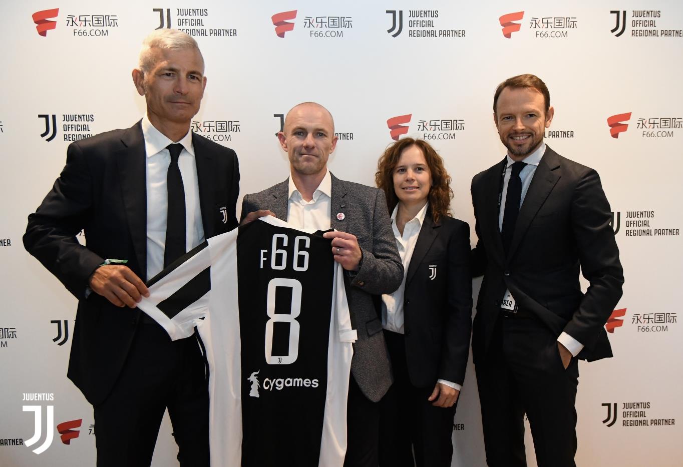 贝蒂斯迎战巴塞罗那：西甲第15轮焦点战一触即发！（贝蒂斯大战巴塞罗那：西甲第15轮巅峰对决即将开战）