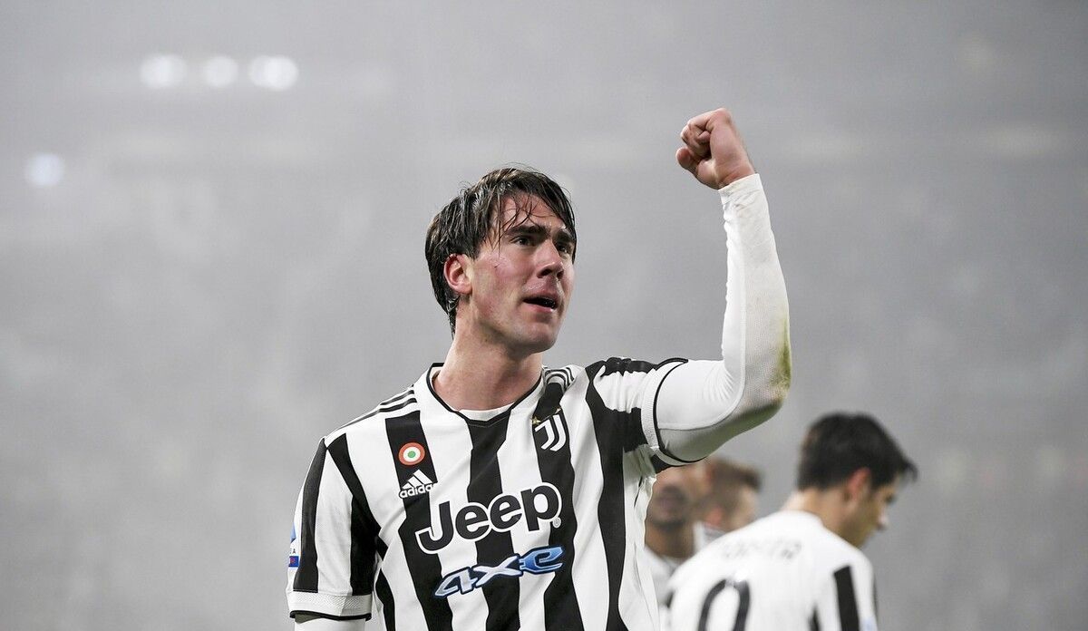 孙兴慜调侃范德芬：你那个一条龙进球比我的更精彩吗？（孙兴慜笑问范德芬：你的长途奔袭破门更胜我一筹吗？）