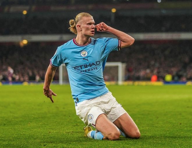 世界杯官方发布直通队伍集结海报：42个国家，同一个梦想（世界杯官宣直通球队集结海报：42国同逐一梦）