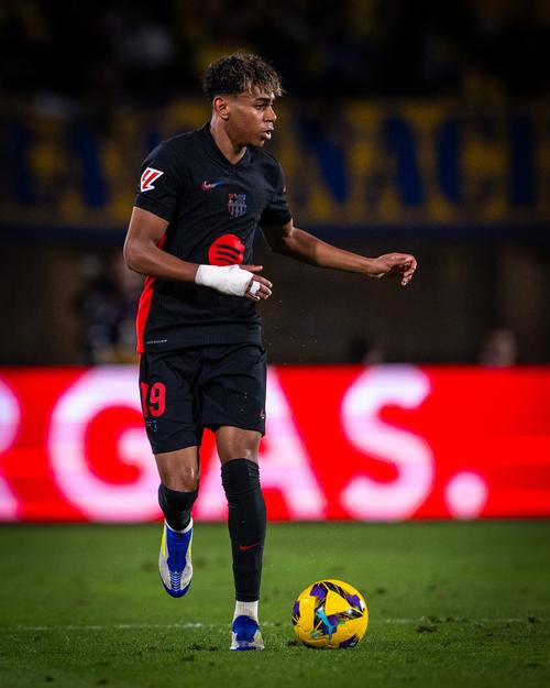 德容：要以世界杯能夺冠心态参加这项赛事，我们也相信这一点（德容：带着能夺世界杯的信念去参赛，我们对此充满信心）