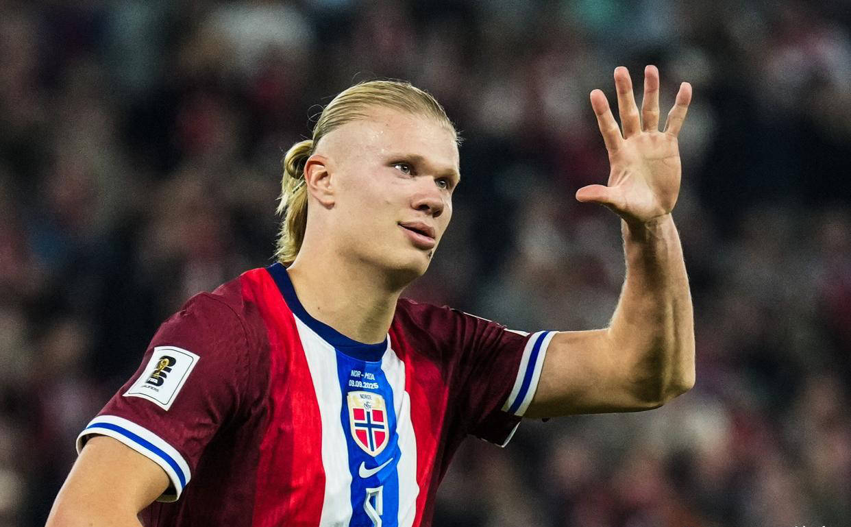 英超焦点战：维拉1-2绝杀阿森纳，曼城争冠机会大增（英超重磅对决：维拉补时2-1击败阿森纳，曼城争冠形势看涨）