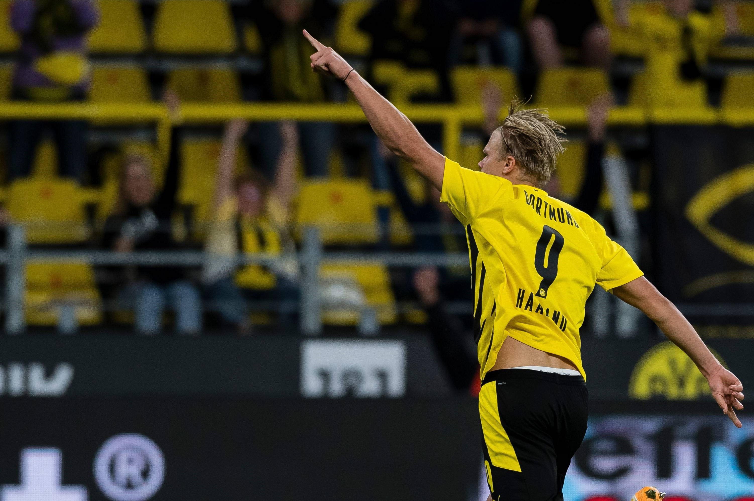 记者：拜仁拥有伊兰昆达的回购条款，回购价450-500万欧元（记者称拜仁设有伊兰昆达回购选项，费用为450至500万欧元）