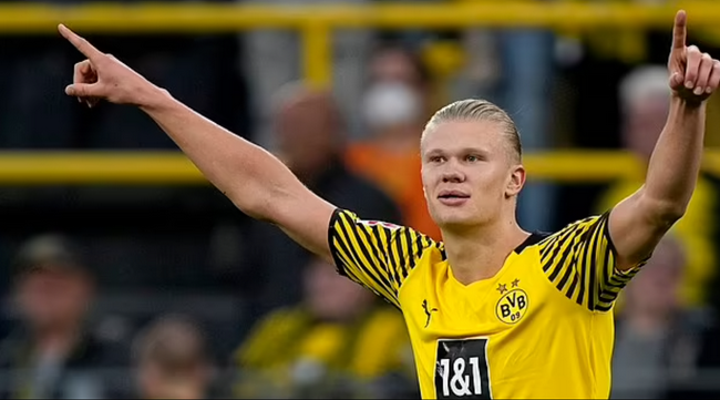 老队友见面，埃泽和奥利塞赛后交换了球衣（老队友重逢，埃泽与奥利塞赛后互换球衣）