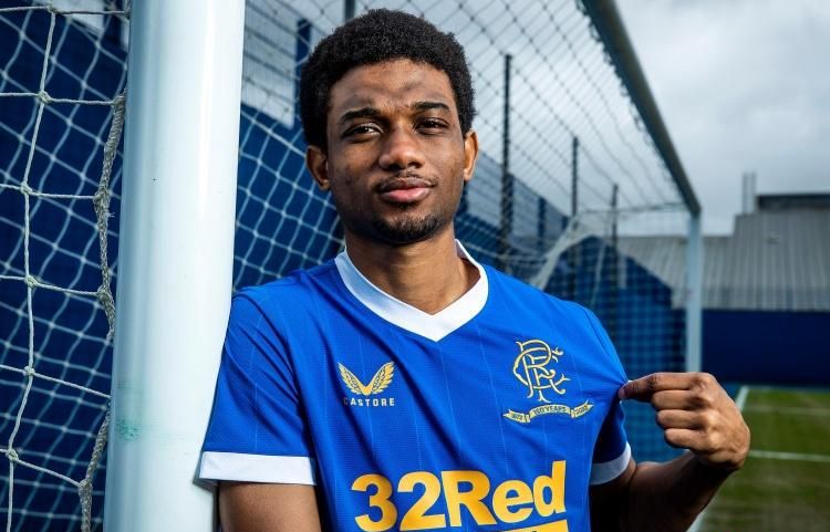 队报专访卡卢卢：阅读和电影是我生命中的重要部分（卡卢卢接受《队报》专访：阅读与电影是我生命中不可或缺的一部分）