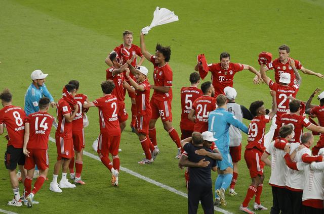 C罗：明年是我最后一届世界杯；希望成为年轻一代的榜样（C罗：明年将迎来职业生涯最后一届世界杯，期望成为新生代的榜样）