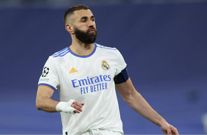 瓦伦西亚vs莱万特：加亚、丹朱马首发，马修-瑞安、阿德里安-德拉富恩特出战（瓦伦西亚战莱万特：加亚、丹朱马首发，马修-瑞安与阿德里安-德拉富恩特登场）