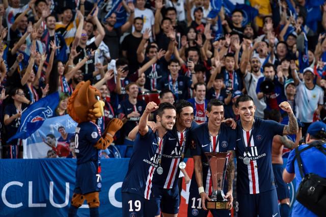 多特蒙德球迷挂横幅，反对海外比赛并攻击西甲高层（多特蒙德球迷打出横幅，抗议海外办赛并抨击西甲管理层）