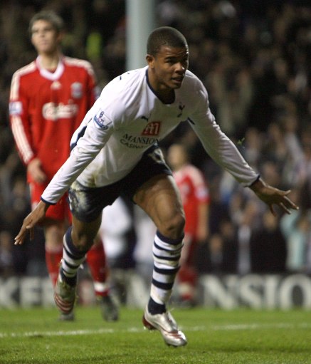 都体：阿切尔比、德弗赖和达米安将在赛季末合同到期后离队（都体：阿切尔比、德弗赖、达米安合同季末到期，届时将离队）