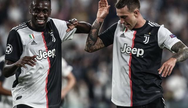 东契奇场均30.8分最高！湖人队史得分榜：老詹26.4分，科比25.1分（东契奇场均30.8分领跑，湖人队史场均得分：詹姆斯26.4分、科比25.1分）